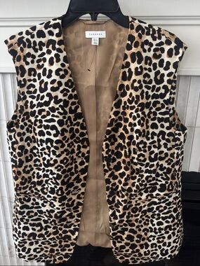 TOPSHOP Leopard Print Sleeveless Vest in Tan and Black